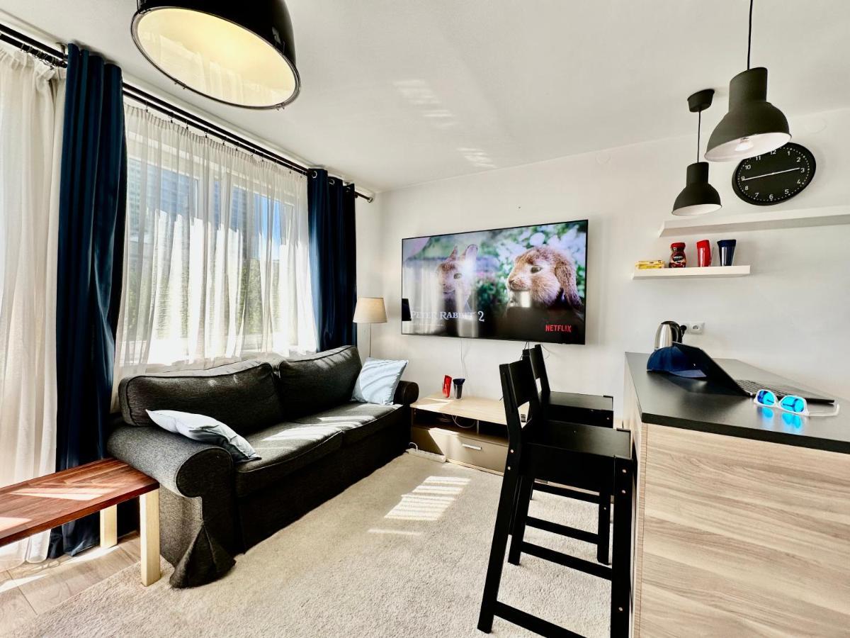 Neon 2 - Fast Wifi 70'Tv Netflix Hbo Max Appletv+ Leilighet Warszawa Eksteriør bilde